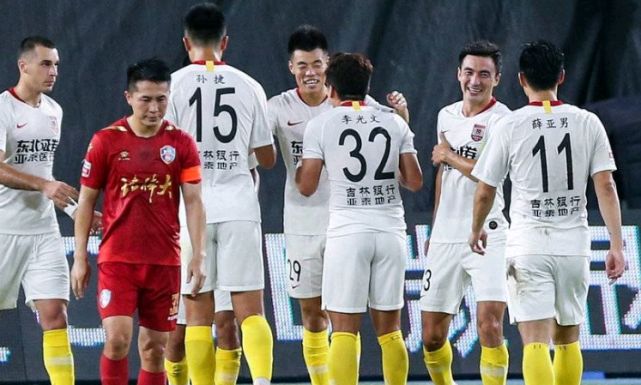 新葡京娱乐城-青岛黄海客场失利，积分榜逐渐下滑(青岛黄海主场在哪)