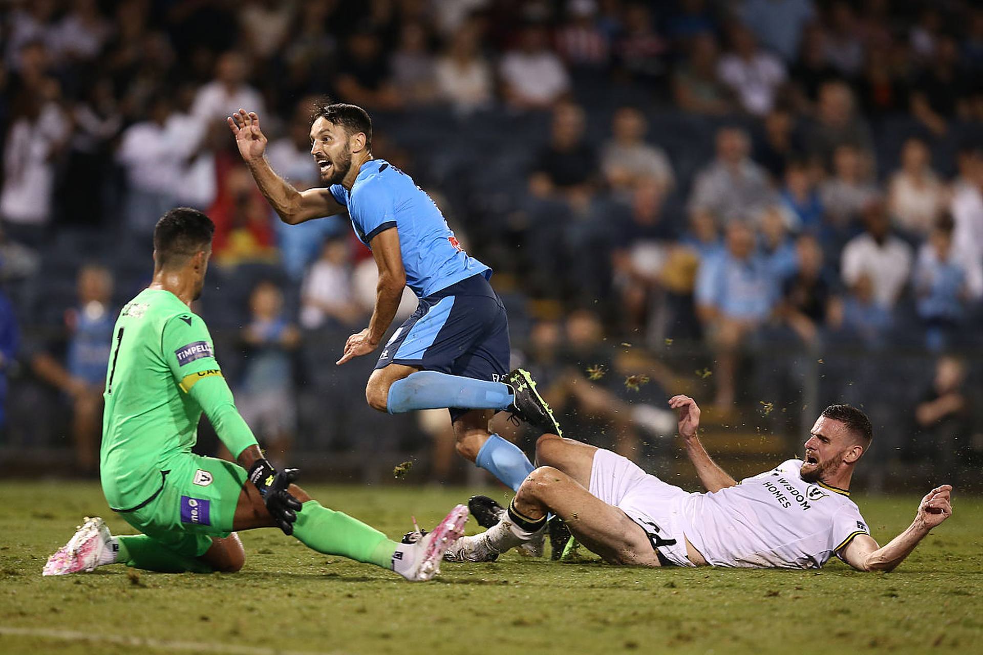 新葡京娱乐城-柏林联队迎战强敌，球员备战备战热火朝天的简单介绍