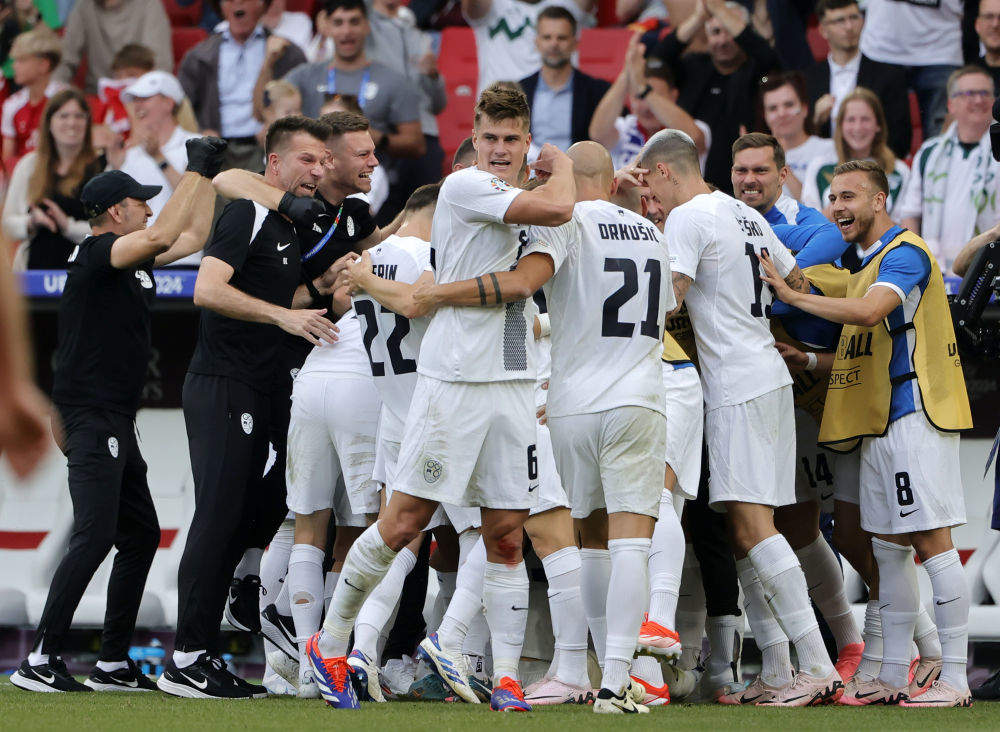 新葡京娱乐城-俄罗斯战胜丹麦,闯入欧锦赛决赛视频