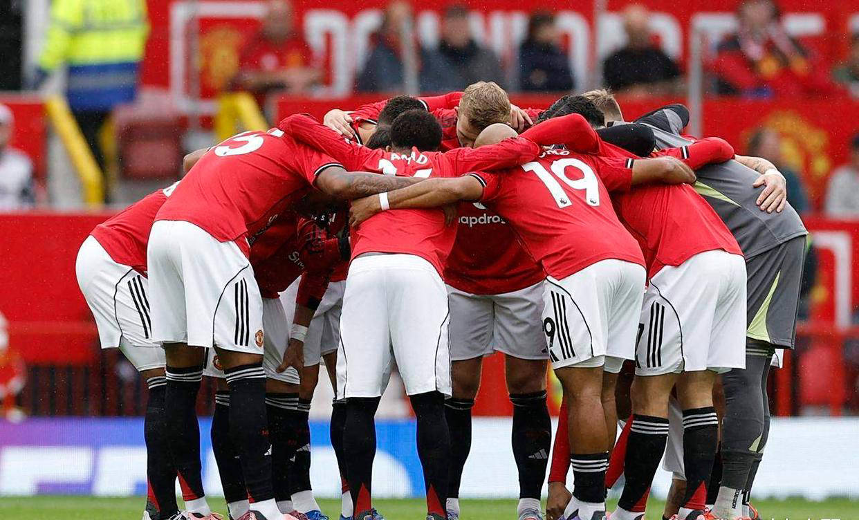 狂轰乱炸！拜仁慕尼黑准备挑战曼联队的简单介绍